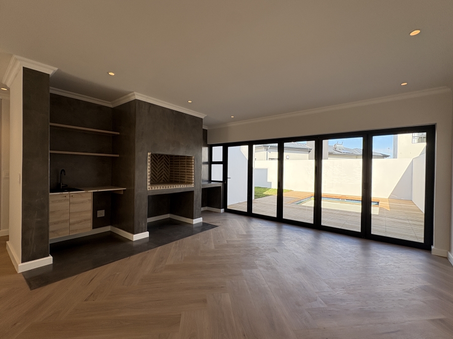 4 Bedroom Property for Sale in Sandown Western Cape